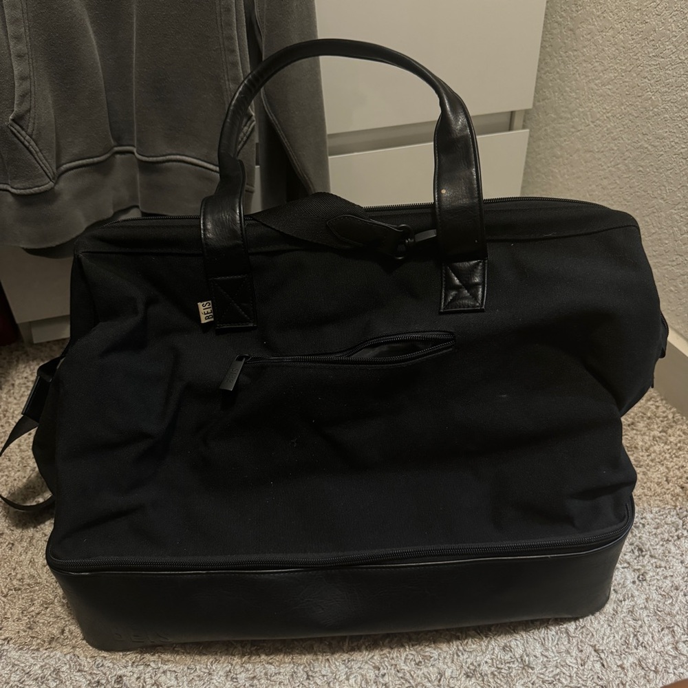 Beis Weekender bag